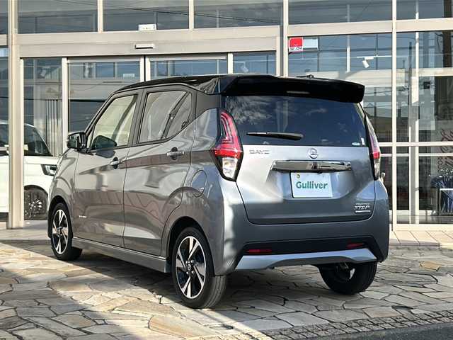 日産 デイズ ハイウェイスターG ターボ 静岡県 2022(令4)年 1.1万km グレーⅡ 純正ナビ/・ipod/SD/USB/SD/DVD/Bluetooth/・ラジオ/フルセグTV/主要装備/・全方位カメラ　/・ドライブレコーダー　/・ＥＴＣ２．０　/・ステアリングリモコン　/・アイドリングストップ　/・オートライト　/・オートハイビーム　/・エマージェンシーブレーキ　/・ＳＯＳコール　/・ＬＥＤヘッドライト/・プッシュスタート/・スマートキー/・フォグランプ/・純正フロアマット/・純正アルミホイール