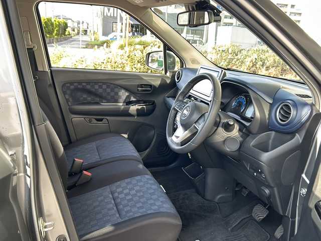 日産 デイズ ハイウェイスターG ターボ 静岡県 2022(令4)年 1.1万km グレーⅡ 純正ナビ/・ipod/SD/USB/SD/DVD/Bluetooth/・ラジオ/フルセグTV/主要装備/・全方位カメラ　/・ドライブレコーダー　/・ＥＴＣ２．０　/・ステアリングリモコン　/・アイドリングストップ　/・オートライト　/・オートハイビーム　/・エマージェンシーブレーキ　/・ＳＯＳコール　/・ＬＥＤヘッドライト/・プッシュスタート/・スマートキー/・フォグランプ/・純正フロアマット/・純正アルミホイール