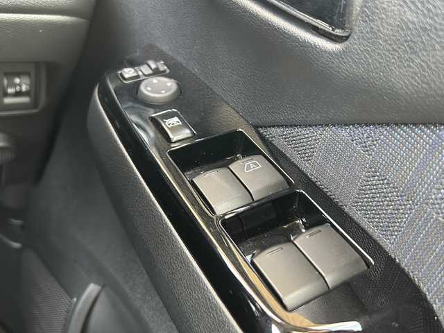 日産 デイズ ハイウェイスターG ターボ 静岡県 2022(令4)年 1.1万km グレーⅡ 純正ナビ/・ipod/SD/USB/SD/DVD/Bluetooth/・ラジオ/フルセグTV/主要装備/・全方位カメラ　/・ドライブレコーダー　/・ＥＴＣ２．０　/・ステアリングリモコン　/・アイドリングストップ　/・オートライト　/・オートハイビーム　/・エマージェンシーブレーキ　/・ＳＯＳコール　/・ＬＥＤヘッドライト/・プッシュスタート/・スマートキー/・フォグランプ/・純正フロアマット/・純正アルミホイール