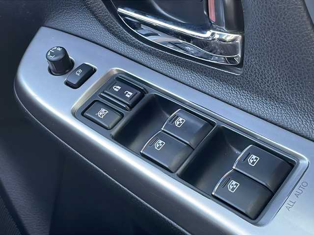 スバル レヴォーグ 1．6GT－S アイサイト 青森県 2014(平26)年 6.5万km クリスタルホワイトP 4WD/純正SDナビ・フルセグTV/CD・DVD・SD/バックカメラ/前席パワーシート/アイサイトver3/プリクラッシュブレーキ/追従クルーズコントロール/アクティブレーンキープ/サイド・カーテンエアバッグ/パドルシフト/ビルトインETC/前方ドライブレコーダー/純正フロアマット/LEDヘッドライト/フォグランプ/リアフォグランプ/社外17インチアルミ