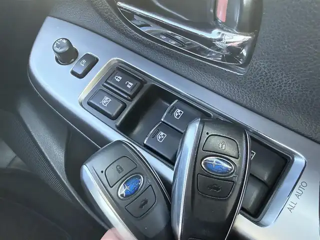 スバル レヴォーグ 1．6GT－S アイサイト 青森県 2014(平26)年 6.5万km クリスタルホワイトP 4WD/純正SDナビ・フルセグTV/CD・DVD・SD/バックカメラ/前席パワーシート/アイサイトver3/プリクラッシュブレーキ/追従クルーズコントロール/アクティブレーンキープ/サイド・カーテンエアバッグ/パドルシフト/ビルトインETC/前方ドライブレコーダー/純正フロアマット/LEDヘッドライト/フォグランプ/リアフォグランプ/社外17インチアルミ