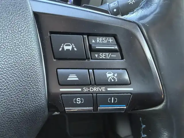 スバル レヴォーグ 1．6GT－S アイサイト 青森県 2014(平26)年 6.5万km クリスタルホワイトP 4WD/純正SDナビ・フルセグTV/CD・DVD・SD/バックカメラ/前席パワーシート/アイサイトver3/プリクラッシュブレーキ/追従クルーズコントロール/アクティブレーンキープ/サイド・カーテンエアバッグ/パドルシフト/ビルトインETC/前方ドライブレコーダー/純正フロアマット/LEDヘッドライト/フォグランプ/リアフォグランプ/社外17インチアルミ