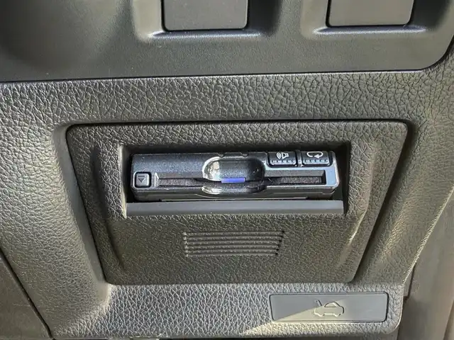 スバル レヴォーグ 1．6GT－S アイサイト 青森県 2014(平26)年 6.5万km クリスタルホワイトP 4WD/純正SDナビ・フルセグTV/CD・DVD・SD/バックカメラ/前席パワーシート/アイサイトver3/プリクラッシュブレーキ/追従クルーズコントロール/アクティブレーンキープ/サイド・カーテンエアバッグ/パドルシフト/ビルトインETC/前方ドライブレコーダー/純正フロアマット/LEDヘッドライト/フォグランプ/リアフォグランプ/社外17インチアルミ