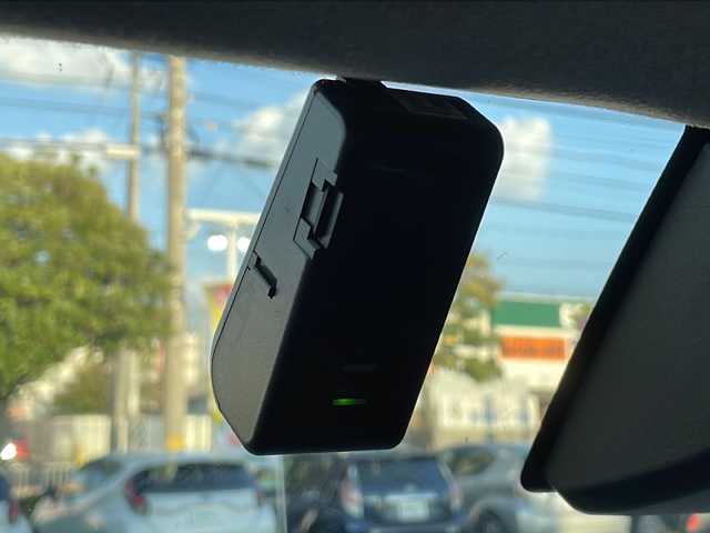 トヨタ ルーミー カスタムG S 山口県 2018(平30)年 8.1万km レーザーブルークリスタルシャイン 純正SDナビ/・フルセグテレビ/・Bluetooth/・DVD再生/・バックカメラ/スマートアシスト/・衝突回避支援ブレーキ機能/・ブレーキ制御付き誤発進抑制機能/・車線逸脱警報機能/・ふらつき警報/コーナーセンサー/ドライブレコーダー/レーダー探知機/ETC/両側オートスライドドア/純正フロアマット/純正アルミホイール/純正LEDヘッドライト/ドアバイザー/プッシュスタート/スマートキー/スペアキー有/取扱説明書