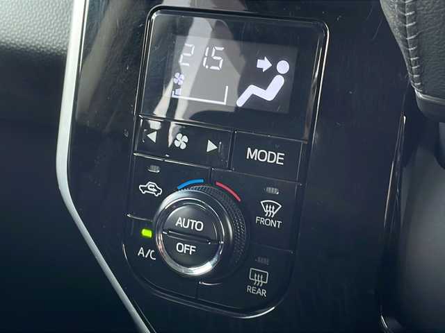 トヨタ ルーミー カスタムG S 山口県 2018(平30)年 8.1万km レーザーブルークリスタルシャイン 純正SDナビ/・フルセグテレビ/・Bluetooth/・DVD再生/・バックカメラ/スマートアシスト/・衝突回避支援ブレーキ機能/・ブレーキ制御付き誤発進抑制機能/・車線逸脱警報機能/・ふらつき警報/コーナーセンサー/ドライブレコーダー/レーダー探知機/ETC/両側オートスライドドア/純正フロアマット/純正アルミホイール/純正LEDヘッドライト/ドアバイザー/プッシュスタート/スマートキー/スペアキー有/取扱説明書