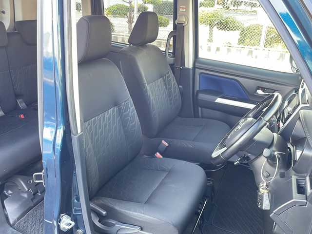 トヨタ ルーミー カスタムG S 山口県 2018(平30)年 8.1万km レーザーブルークリスタルシャイン 純正SDナビ/・フルセグテレビ/・Bluetooth/・DVD再生/・バックカメラ/スマートアシスト/・衝突回避支援ブレーキ機能/・ブレーキ制御付き誤発進抑制機能/・車線逸脱警報機能/・ふらつき警報/コーナーセンサー/ドライブレコーダー/レーダー探知機/ETC/両側オートスライドドア/純正フロアマット/純正アルミホイール/純正LEDヘッドライト/ドアバイザー/プッシュスタート/スマートキー/スペアキー有/取扱説明書