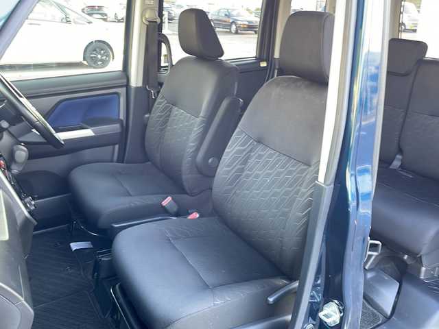 トヨタ ルーミー カスタムG S 山口県 2018(平30)年 8.1万km レーザーブルークリスタルシャイン 純正SDナビ/・フルセグテレビ/・Bluetooth/・DVD再生/・バックカメラ/スマートアシスト/・衝突回避支援ブレーキ機能/・ブレーキ制御付き誤発進抑制機能/・車線逸脱警報機能/・ふらつき警報/コーナーセンサー/ドライブレコーダー/レーダー探知機/ETC/両側オートスライドドア/純正フロアマット/純正アルミホイール/純正LEDヘッドライト/ドアバイザー/プッシュスタート/スマートキー/スペアキー有/取扱説明書