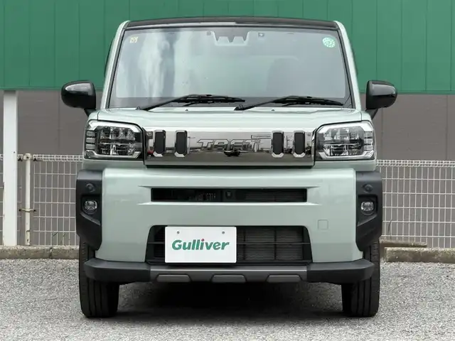 ダイハツ タフト G ダーククロムベンチャー 千葉県 2023(令5)年 0.8万km セラミックグリーンM 純正SDナビ（AM/FM/CD/DVD/Bluetooth/iPod）/フルセグTV/ガラスルーフ/バックカメラ/全方位カメラ/ドライブレコーダー/ETC/前後コーナーセンサー/車線逸脱警報/横滑り防止装置/衝突被害軽減ブレーキ/前席シートヒーター/LEDヘッドライト/フォグランプ/純正フロアマット/純正アルミホイール
