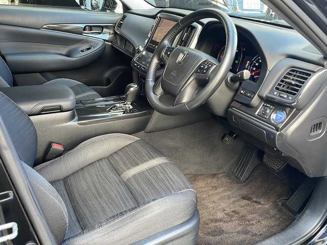 トヨタ クラウン ハイブリッド アスリートS 広島県 2013(平25)年 7.4万km プレシャスブラックパール 禁煙車/純正ナビ/・フルセグ/CD/DVD/Bluetooth/USB/バックカメラ/革巻きステアリング/ステアリングヒーター/オートライト/HIDヘッドライト/フォグランプ/前席パワーシート/前席シートヒーター/前後ドライブレコーダー（ZDR-016）/ETC/ドアバイザー/純正17インチアルミホイール/W+サイド+カーテンエアバック