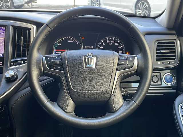 トヨタ クラウン ハイブリッド アスリートS 広島県 2013(平25)年 7.4万km プレシャスブラックパール 禁煙車/純正ナビ/・フルセグ/CD/DVD/Bluetooth/USB/バックカメラ/革巻きステアリング/ステアリングヒーター/オートライト/HIDヘッドライト/フォグランプ/前席パワーシート/前席シートヒーター/前後ドライブレコーダー（ZDR-016）/ETC/ドアバイザー/純正17インチアルミホイール/W+サイド+カーテンエアバック