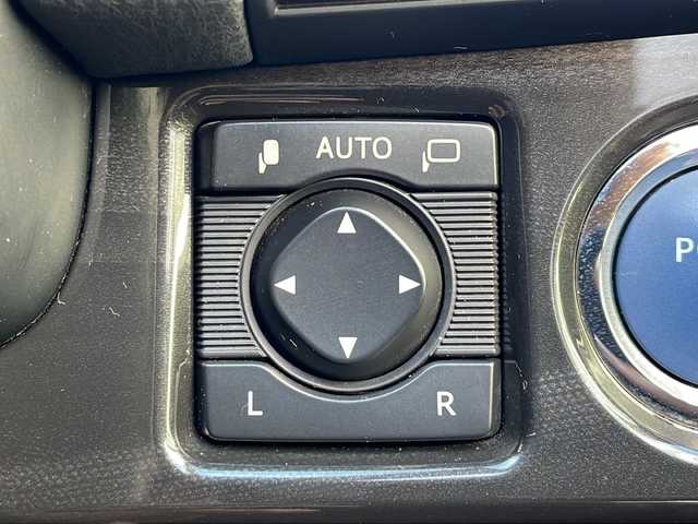 トヨタ クラウン ハイブリッド アスリートS 広島県 2013(平25)年 7.4万km プレシャスブラックパール 禁煙車/純正ナビ/・フルセグ/CD/DVD/Bluetooth/USB/バックカメラ/革巻きステアリング/ステアリングヒーター/オートライト/HIDヘッドライト/フォグランプ/前席パワーシート/前席シートヒーター/前後ドライブレコーダー（ZDR-016）/ETC/ドアバイザー/純正17インチアルミホイール/W+サイド+カーテンエアバック