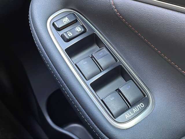 トヨタ クラウン ハイブリッド アスリートS 広島県 2013(平25)年 7.4万km プレシャスブラックパール 禁煙車/純正ナビ/・フルセグ/CD/DVD/Bluetooth/USB/バックカメラ/革巻きステアリング/ステアリングヒーター/オートライト/HIDヘッドライト/フォグランプ/前席パワーシート/前席シートヒーター/前後ドライブレコーダー（ZDR-016）/ETC/ドアバイザー/純正17インチアルミホイール/W+サイド+カーテンエアバック