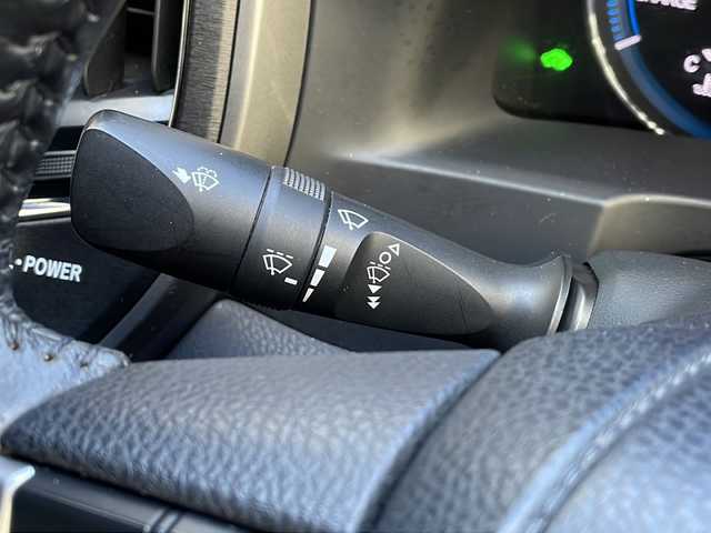 トヨタ クラウン ハイブリッド アスリートS 広島県 2013(平25)年 7.4万km プレシャスブラックパール 禁煙車/純正ナビ/・フルセグ/CD/DVD/Bluetooth/USB/バックカメラ/革巻きステアリング/ステアリングヒーター/オートライト/HIDヘッドライト/フォグランプ/前席パワーシート/前席シートヒーター/前後ドライブレコーダー（ZDR-016）/ETC/ドアバイザー/純正17インチアルミホイール/W+サイド+カーテンエアバック