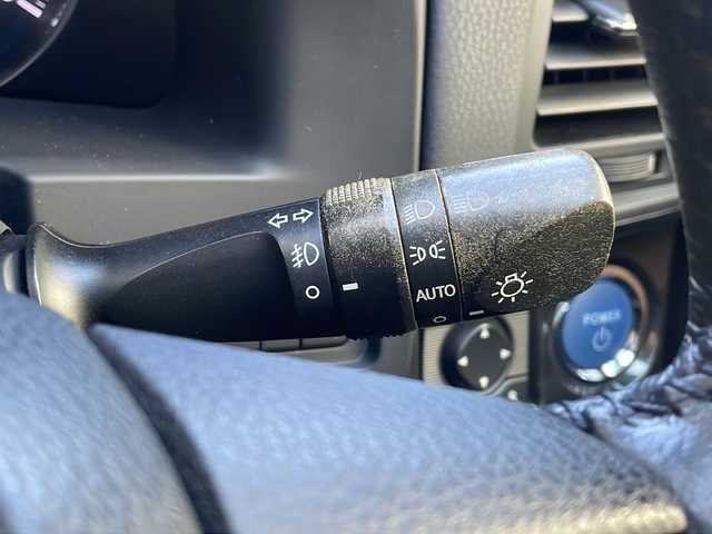 トヨタ クラウン ハイブリッド アスリートS 広島県 2013(平25)年 7.4万km プレシャスブラックパール 禁煙車/純正ナビ/・フルセグ/CD/DVD/Bluetooth/USB/バックカメラ/革巻きステアリング/ステアリングヒーター/オートライト/HIDヘッドライト/フォグランプ/前席パワーシート/前席シートヒーター/前後ドライブレコーダー（ZDR-016）/ETC/ドアバイザー/純正17インチアルミホイール/W+サイド+カーテンエアバック