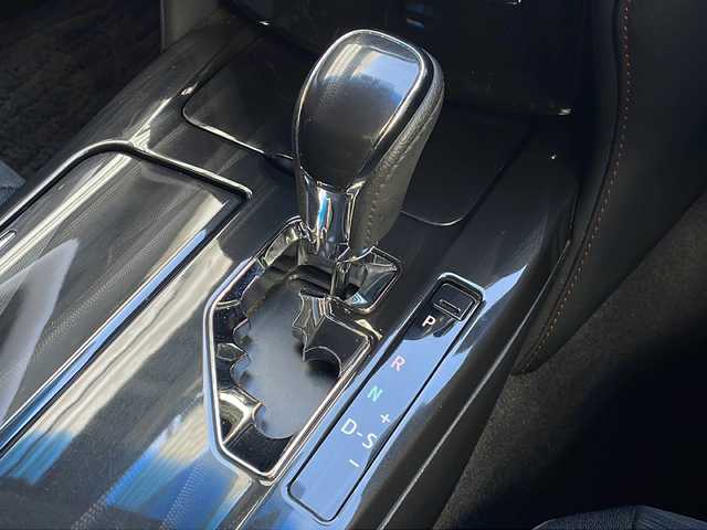 トヨタ クラウン ハイブリッド アスリートS 広島県 2013(平25)年 7.4万km プレシャスブラックパール 禁煙車/純正ナビ/・フルセグ/CD/DVD/Bluetooth/USB/バックカメラ/革巻きステアリング/ステアリングヒーター/オートライト/HIDヘッドライト/フォグランプ/前席パワーシート/前席シートヒーター/前後ドライブレコーダー（ZDR-016）/ETC/ドアバイザー/純正17インチアルミホイール/W+サイド+カーテンエアバック