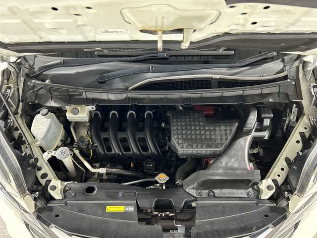 日産 セレナ ハイウェイスター G 神奈川県 2017(平29)年 7.6万km ブリリアントホワイトパール 2トーン エマージェンシーブレーキ/純正9型ナビ/・BT/フルセグTV/CD/DVD/BD/SD/USB/バックカメラ/アイドリングストップ機能/両側電動スライドドア/ハンズフリー/シートヒーター/革巻きステアリングスイッチ/ステアリングスイッチ/Autoライト/クルーズコントロール/ETC/ドライブレコーダー/インテリジェントキー/スペアキー/プッシュスタートボタン/シートリフター/LEDヘッドライト/フォグランプ/純正16インチアルミホイール/純正ドアバイザー