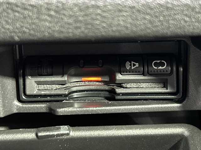 日産 セレナ ハイウェイスター G 神奈川県 2017(平29)年 7.6万km ブリリアントホワイトパール 2トーン エマージェンシーブレーキ/純正9型ナビ/・BT/フルセグTV/CD/DVD/BD/SD/USB/バックカメラ/アイドリングストップ機能/両側電動スライドドア/ハンズフリー/シートヒーター/革巻きステアリングスイッチ/ステアリングスイッチ/Autoライト/クルーズコントロール/ETC/ドライブレコーダー/インテリジェントキー/スペアキー/プッシュスタートボタン/シートリフター/LEDヘッドライト/フォグランプ/純正16インチアルミホイール/純正ドアバイザー