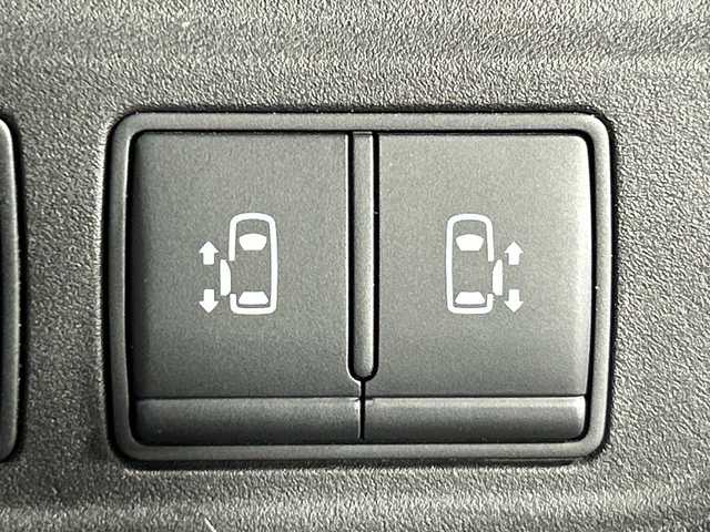 日産 セレナ ハイウェイスター G 神奈川県 2017(平29)年 7.6万km ブリリアントホワイトパール 2トーン エマージェンシーブレーキ/純正9型ナビ/・BT/フルセグTV/CD/DVD/BD/SD/USB/バックカメラ/アイドリングストップ機能/両側電動スライドドア/ハンズフリー/シートヒーター/革巻きステアリングスイッチ/ステアリングスイッチ/Autoライト/クルーズコントロール/ETC/ドライブレコーダー/インテリジェントキー/スペアキー/プッシュスタートボタン/シートリフター/LEDヘッドライト/フォグランプ/純正16インチアルミホイール/純正ドアバイザー