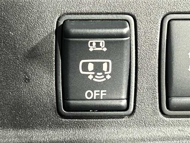 日産 セレナ ハイウェイスター G 神奈川県 2017(平29)年 7.6万km ブリリアントホワイトパール 2トーン エマージェンシーブレーキ/純正9型ナビ/・BT/フルセグTV/CD/DVD/BD/SD/USB/バックカメラ/アイドリングストップ機能/両側電動スライドドア/ハンズフリー/シートヒーター/革巻きステアリングスイッチ/ステアリングスイッチ/Autoライト/クルーズコントロール/ETC/ドライブレコーダー/インテリジェントキー/スペアキー/プッシュスタートボタン/シートリフター/LEDヘッドライト/フォグランプ/純正16インチアルミホイール/純正ドアバイザー