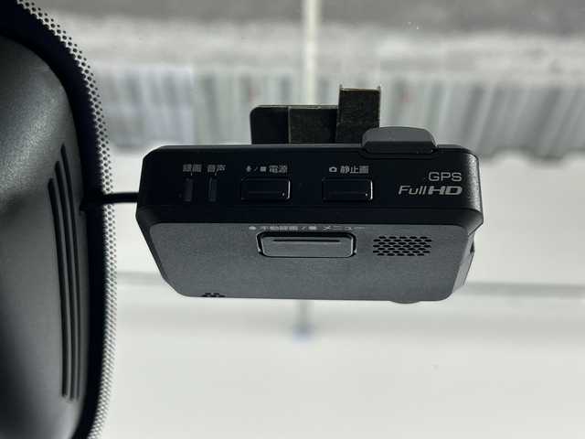 日産 セレナ ハイウェイスター G 神奈川県 2017(平29)年 7.6万km ブリリアントホワイトパール 2トーン エマージェンシーブレーキ/純正9型ナビ/・BT/フルセグTV/CD/DVD/BD/SD/USB/バックカメラ/アイドリングストップ機能/両側電動スライドドア/ハンズフリー/シートヒーター/革巻きステアリングスイッチ/ステアリングスイッチ/Autoライト/クルーズコントロール/ETC/ドライブレコーダー/インテリジェントキー/スペアキー/プッシュスタートボタン/シートリフター/LEDヘッドライト/フォグランプ/純正16インチアルミホイール/純正ドアバイザー