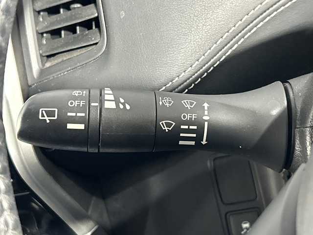 日産 セレナ ハイウェイスター G 神奈川県 2017(平29)年 7.6万km ブリリアントホワイトパール 2トーン エマージェンシーブレーキ/純正9型ナビ/・BT/フルセグTV/CD/DVD/BD/SD/USB/バックカメラ/アイドリングストップ機能/両側電動スライドドア/ハンズフリー/シートヒーター/革巻きステアリングスイッチ/ステアリングスイッチ/Autoライト/クルーズコントロール/ETC/ドライブレコーダー/インテリジェントキー/スペアキー/プッシュスタートボタン/シートリフター/LEDヘッドライト/フォグランプ/純正16インチアルミホイール/純正ドアバイザー