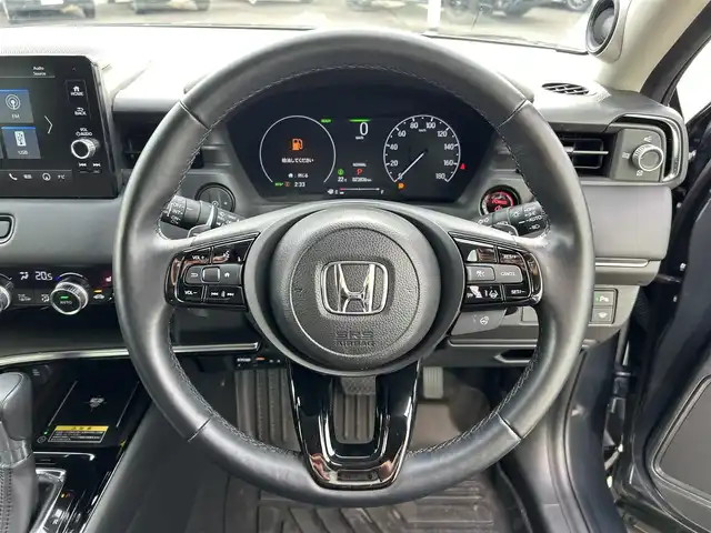 ホンダ ヴェゼル ハイブリッド e:HEV Z 大阪府 2023(令5)年 2.4万km メテオロイドグレーメタリック 純正コネクトナビ/フルセグTV/(AM/FM/AppleCarPlay/Bluetooth)/全方位カメラ/衝突軽減ブレーキ/横滑り防止機能/レーダークルコン/コーナーセンサー/シートヒーター/ステアリングヒーター/パワーバックドア/LEDヘッドライト/オートライト/オートマチックハイビーム/置くだけ充電/ビルトインETC