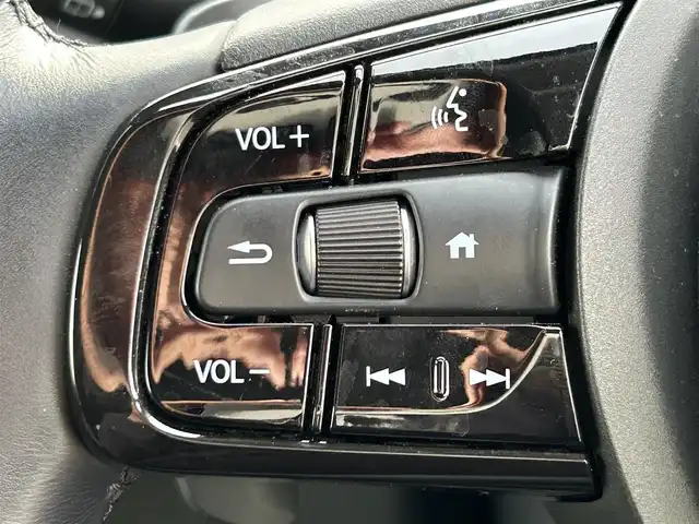 ホンダ ヴェゼル ハイブリッド e:HEV Z 大阪府 2023(令5)年 2.4万km メテオロイドグレーメタリック 純正コネクトナビ/フルセグTV/(AM/FM/AppleCarPlay/Bluetooth)/全方位カメラ/衝突軽減ブレーキ/横滑り防止機能/レーダークルコン/コーナーセンサー/シートヒーター/ステアリングヒーター/パワーバックドア/LEDヘッドライト/オートライト/オートマチックハイビーム/置くだけ充電/ビルトインETC