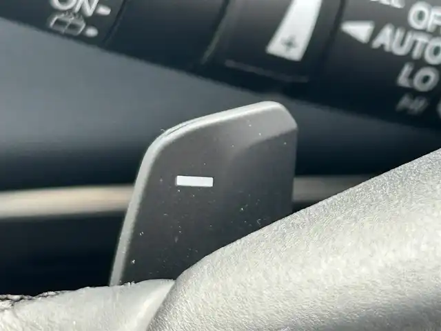 ホンダ ヴェゼル ハイブリッド e:HEV Z 大阪府 2023(令5)年 2.4万km メテオロイドグレーメタリック 純正コネクトナビ/フルセグTV/(AM/FM/AppleCarPlay/Bluetooth)/全方位カメラ/衝突軽減ブレーキ/横滑り防止機能/レーダークルコン/コーナーセンサー/シートヒーター/ステアリングヒーター/パワーバックドア/LEDヘッドライト/オートライト/オートマチックハイビーム/置くだけ充電/ビルトインETC