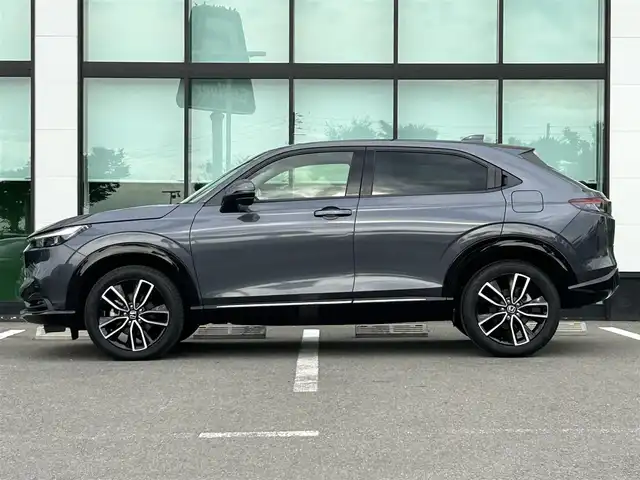 ホンダ ヴェゼル ハイブリッド e:HEV Z 大阪府 2023(令5)年 2.4万km メテオロイドグレーメタリック 純正コネクトナビ/フルセグTV/(AM/FM/AppleCarPlay/Bluetooth)/全方位カメラ/衝突軽減ブレーキ/横滑り防止機能/レーダークルコン/コーナーセンサー/シートヒーター/ステアリングヒーター/パワーバックドア/LEDヘッドライト/オートライト/オートマチックハイビーム/置くだけ充電/ビルトインETC