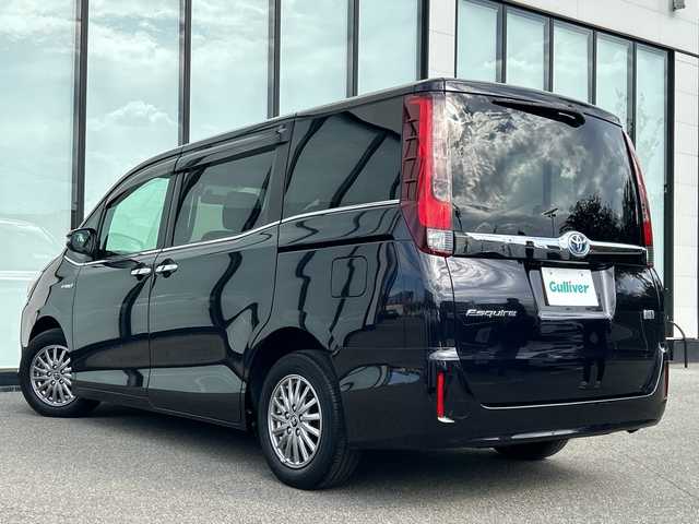 トヨタ エスクァイア ハイブリッド Gi 大阪府 2015(平27)年 4.9万km スパークリングブラックパールクリスタルシャイン 純正9インチナビ/・Bluetooth/フルセグTV/CD/DVD/ラジオ/主要装備/・バックカメラ/・クルーズコントロール/・クリアランスソナー/・アイドリングストップ/・横滑り防止装置/・トラクションコントロール/・両側パワースライドドア/・合皮シート/・シートヒーター/・純正アルミホイール/・純正フロアマット/・LEDヘッドライト/・プッシュスタート/・スマートキー/・ETC