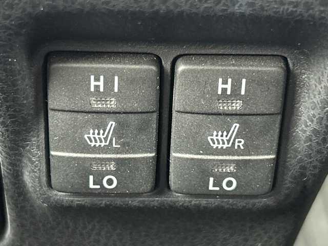 トヨタ エスクァイア ハイブリッド Gi 大阪府 2015(平27)年 4.9万km スパークリングブラックパールクリスタルシャイン 純正9インチナビ/・Bluetooth/フルセグTV/CD/DVD/ラジオ/主要装備/・バックカメラ/・クルーズコントロール/・クリアランスソナー/・アイドリングストップ/・横滑り防止装置/・トラクションコントロール/・両側パワースライドドア/・合皮シート/・シートヒーター/・純正アルミホイール/・純正フロアマット/・LEDヘッドライト/・プッシュスタート/・スマートキー/・ETC