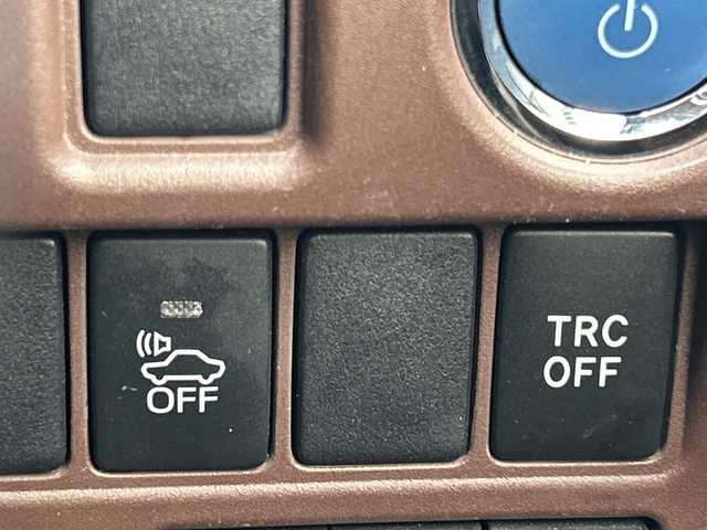 トヨタ エスクァイア ハイブリッド Gi 大阪府 2015(平27)年 4.9万km スパークリングブラックパールクリスタルシャイン 純正9インチナビ/・Bluetooth/フルセグTV/CD/DVD/ラジオ/主要装備/・バックカメラ/・クルーズコントロール/・クリアランスソナー/・アイドリングストップ/・横滑り防止装置/・トラクションコントロール/・両側パワースライドドア/・合皮シート/・シートヒーター/・純正アルミホイール/・純正フロアマット/・LEDヘッドライト/・プッシュスタート/・スマートキー/・ETC