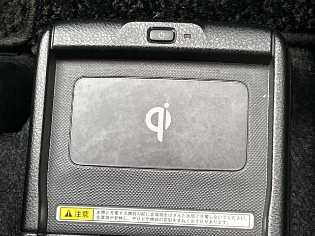 トヨタ エスクァイア ハイブリッド Gi 大阪府 2015(平27)年 4.9万km スパークリングブラックパールクリスタルシャイン 純正9インチナビ/・Bluetooth/フルセグTV/CD/DVD/ラジオ/主要装備/・バックカメラ/・クルーズコントロール/・クリアランスソナー/・アイドリングストップ/・横滑り防止装置/・トラクションコントロール/・両側パワースライドドア/・合皮シート/・シートヒーター/・純正アルミホイール/・純正フロアマット/・LEDヘッドライト/・プッシュスタート/・スマートキー/・ETC