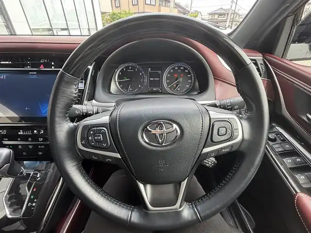 トヨタ ハリアー プレミアム 宮城県 2018(平30)年 2.7万km スパークリングブラックパールクリスタルシャイン 走行距離：２６４１７ｋｍ/追従機能付きクルーズコントロール/インテリジェントクリアランスソナー/純正ナビ/純正アルミホイール/純正フロアマット/オートマチックブレーキホールド機能/ALL　AUTO　パワーウィンドー/シーケンシャルウィンカー/純正カードキー/フォグランプ/アロマユニット/ドアバイザー/前後コーナーセンサー/エアロ（フロント・サイド）/ハーフレザーシート/D席パワーシート/バックカメラ/ETC/フルセグ・HDMI・CD・DVD・SD・BT・ラジオ・USB・外部入力/ウィンカーミラー/電格ミラー