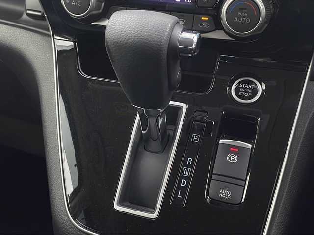 日産 セレナ ハイウェイスター V 栃木県 2021(令3)年 1.8万km アズライトブルー 両側パワースライドドア/メーカー10型ナビ/  CD/DVD/Blu-ray/Bluetooth/AM/FM/フルセグTV/アラウンドビューモニター/ETC/デジタルインナーミラー/純正ドライブレコーダー/プロパイロット/エマージェンシーブレーキ/車線逸脱警報/標識検知機能/後側方車両検知警報/オートライト/防水シート/シートヒーター/ステアリングヒーター/プッシュスタート/スマートキー/スペアキー×１/純正16インチアルミホイール