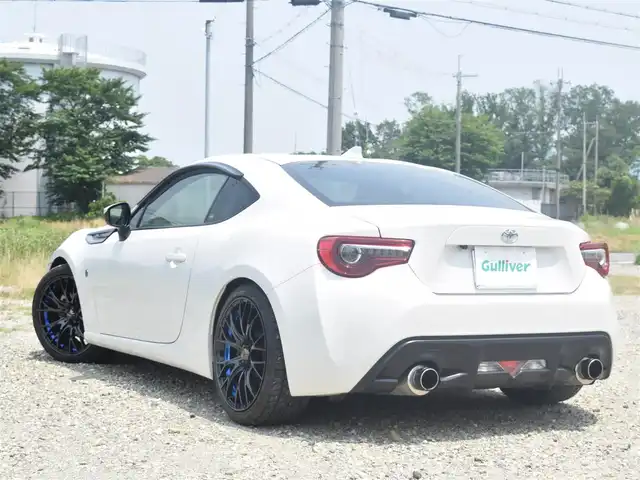 トヨタ ８６ GT 兵庫県 2016(平28)年 3.1万km クリスタルホワイトパール 後期モデル/６MT/HKSマフラー/BLITZ車高調/BLITZエアークリーナー/WEDSSPORTアルミホイール/純正ナビ/フルセグTV/ETC/ドライブレコーダー/バックカメラ/LEDヘッドライト/スマートキー/プッシュスタート