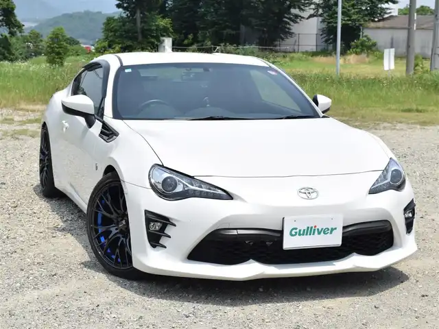 トヨタ ８６ GT 兵庫県 2016(平28)年 3.1万km クリスタルホワイトパール 後期モデル/６MT/HKSマフラー/BLITZ車高調/BLITZエアークリーナー/WEDSSPORTアルミホイール/純正ナビ/フルセグTV/ETC/ドライブレコーダー/バックカメラ/LEDヘッドライト/スマートキー/プッシュスタート
