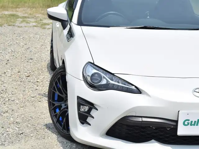 トヨタ ８６ GT 兵庫県 2016(平28)年 3.1万km クリスタルホワイトパール 後期モデル/６MT/HKSマフラー/BLITZ車高調/BLITZエアークリーナー/WEDSSPORTアルミホイール/純正ナビ/フルセグTV/ETC/ドライブレコーダー/バックカメラ/LEDヘッドライト/スマートキー/プッシュスタート
