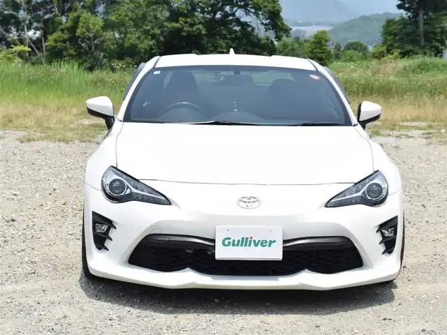 トヨタ ８６ GT 兵庫県 2016(平28)年 3.1万km クリスタルホワイトパール 後期モデル/６MT/HKSマフラー/BLITZ車高調/BLITZエアークリーナー/WEDSSPORTアルミホイール/純正ナビ/フルセグTV/ETC/ドライブレコーダー/バックカメラ/LEDヘッドライト/スマートキー/プッシュスタート