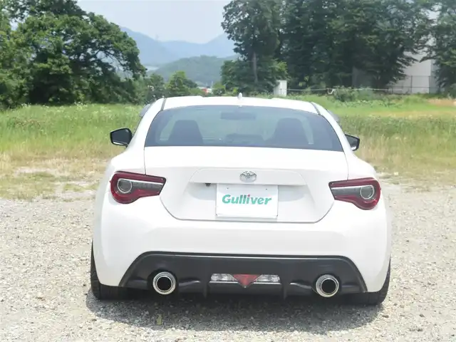 トヨタ ８６ GT 兵庫県 2016(平28)年 3.1万km クリスタルホワイトパール 後期モデル/６MT/HKSマフラー/BLITZ車高調/BLITZエアークリーナー/WEDSSPORTアルミホイール/純正ナビ/フルセグTV/ETC/ドライブレコーダー/バックカメラ/LEDヘッドライト/スマートキー/プッシュスタート