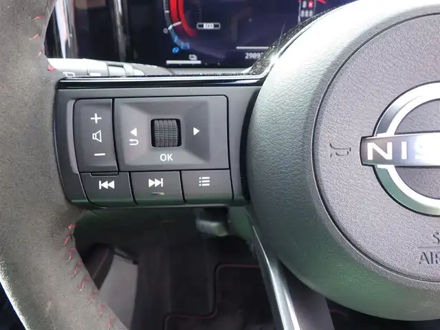 日産 オーラ ニスモ 千葉県 2023(令5)年 3万km ピュアホワイトパール / スーパーブラック 2トーン エマージェンシーブレーキ/プロパイロット/インテリジェントクルーズコントロール/インテリジェントルームミラー/純正ニスモエアロ/純正コネクトナビ/地デジTV/【Bluetooth接続】/アラウンドビューモニター/ドライブレコーダー（前後撮影）【HDR361GW】/コンビハンドル/ステアリングスイッチ/ETC（2.0）/LEDヘッドライト/フォグライト/ウインカーミラー/コーナーセンサー/純正17インチアルミホイル/サイド/カーテンエアバッグ/インテリジェントキー