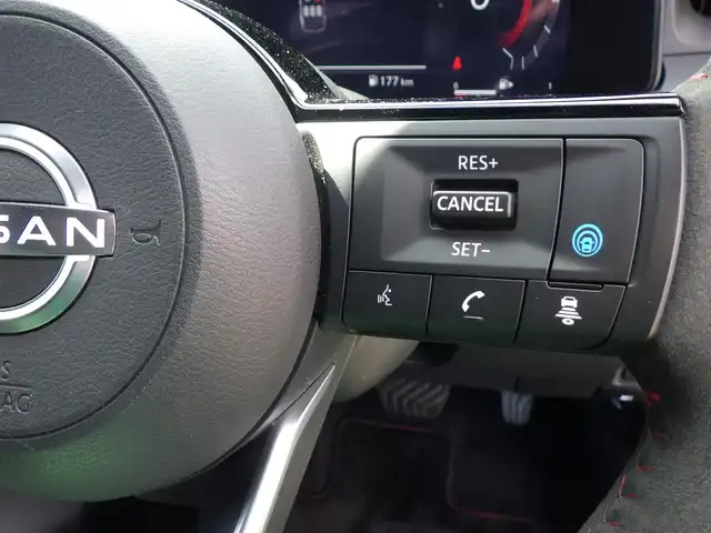 日産 オーラ ニスモ 千葉県 2023(令5)年 3万km ピュアホワイトパール / スーパーブラック 2トーン エマージェンシーブレーキ/プロパイロット/インテリジェントクルーズコントロール/インテリジェントルームミラー/純正ニスモエアロ/純正コネクトナビ/地デジTV/【Bluetooth接続】/アラウンドビューモニター/ドライブレコーダー（前後撮影）【HDR361GW】/コンビハンドル/ステアリングスイッチ/ETC（2.0）/LEDヘッドライト/フォグライト/ウインカーミラー/コーナーセンサー/純正17インチアルミホイル/サイド/カーテンエアバッグ/インテリジェントキー