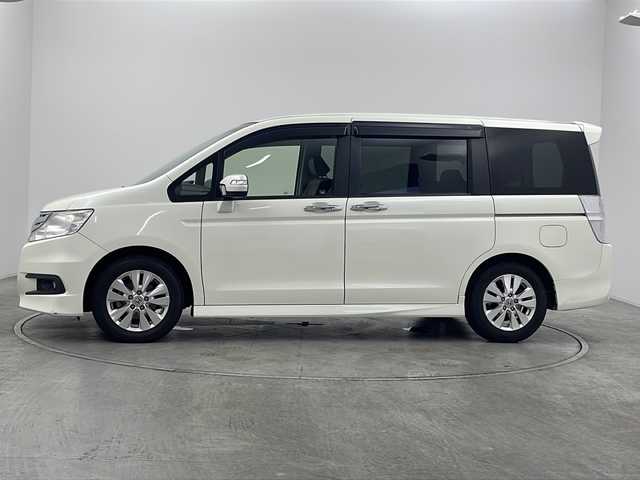 ホンダ ステップワゴン スパーダ Z HDDナビED 群馬県 2012(平24)年 6.2万km プレミアムホワイトパール 純正ナビ　純正９型後席モニター　バックカメラ　フルセグＴＶ　両側電動スライドドア　オートライト　ＨＩＤヘットライト　ステアリングリモコン　横滑り防止装置　ビルトインＥＴＣ　スマートキー　禁煙車