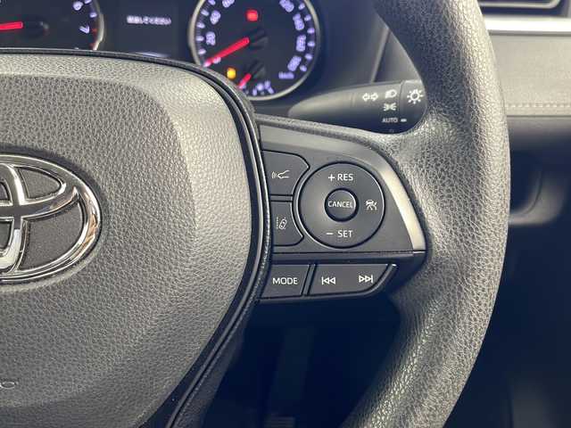 トヨタ ＲＡＶ４ X 岐阜県 2019(令1)年 4.6万km アティチュードブラックマイカ トヨタセーフティセンス/プリクラッシュセーフティ/レーントレーシングアシスト/オートハイビーム/レーダークルーズコントロール/ロードサインアシスト/クリアランスソナー/ルーフレール/社外ナビ　CN-BR300B/（Bluetooth、CD、DVD）/ETC/LEDヘッドライト/ステアリングスイッチ/プッシュスタート/スマートキー/４WD