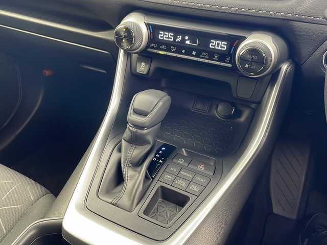 トヨタ ＲＡＶ４ X 岐阜県 2019(令1)年 4.6万km アティチュードブラックマイカ トヨタセーフティセンス/プリクラッシュセーフティ/レーントレーシングアシスト/オートハイビーム/レーダークルーズコントロール/ロードサインアシスト/クリアランスソナー/ルーフレール/社外ナビ　CN-BR300B/（Bluetooth、CD、DVD）/ETC/LEDヘッドライト/ステアリングスイッチ/プッシュスタート/スマートキー/４WD