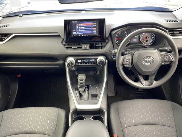 トヨタ ＲＡＶ４ X 岐阜県 2019(令1)年 4.6万km アティチュードブラックマイカ トヨタセーフティセンス/プリクラッシュセーフティ/レーントレーシングアシスト/オートハイビーム/レーダークルーズコントロール/ロードサインアシスト/クリアランスソナー/ルーフレール/社外ナビ　CN-BR300B/（Bluetooth、CD、DVD）/ETC/LEDヘッドライト/ステアリングスイッチ/プッシュスタート/スマートキー/４WD