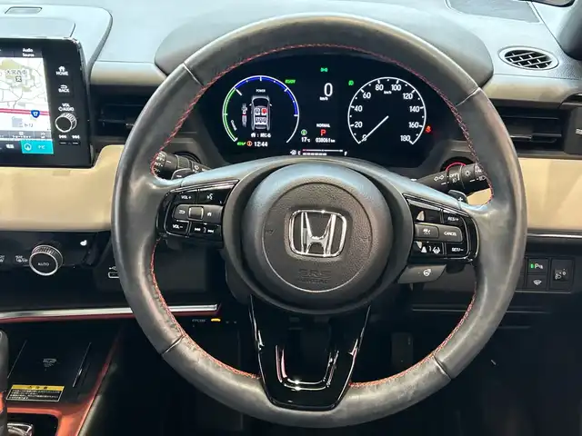 ホンダ ヴェゼル ハイブリッド e:HEV PLaY 埼玉県 2022(令4)年 3.8万km プレミアムサンライトホワイトパール ホンダセンシング/純正9インチコネクトディスプレイ/　　BT/フルセグ/カープレイ/バックカメラ/パワーバックドア/レーダークルーズコントロール/レーンキープアシスト/LEDヘッドライト/ハーフレザーシート/シートヒーター/純正18インチアルミホイール/パノラマルーフ/パドルシフト/ワイヤレス充電/オートブレーキホールド/ステアリングヒーター/ETC2.0/スマートキー/禁煙車