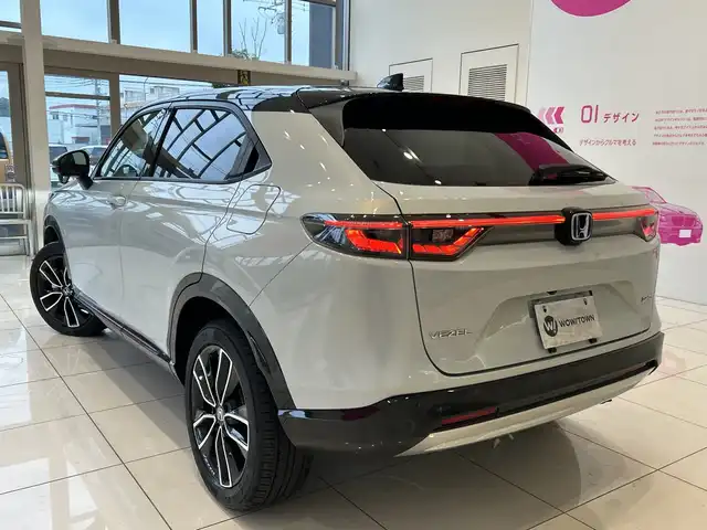 ホンダ ヴェゼル ハイブリッド e:HEV PLaY 埼玉県 2022(令4)年 3.8万km プレミアムサンライトホワイトパール ホンダセンシング/純正9インチコネクトディスプレイ/　　BT/フルセグ/カープレイ/バックカメラ/パワーバックドア/レーダークルーズコントロール/レーンキープアシスト/LEDヘッドライト/ハーフレザーシート/シートヒーター/純正18インチアルミホイール/パノラマルーフ/パドルシフト/ワイヤレス充電/オートブレーキホールド/ステアリングヒーター/ETC2.0/スマートキー/禁煙車