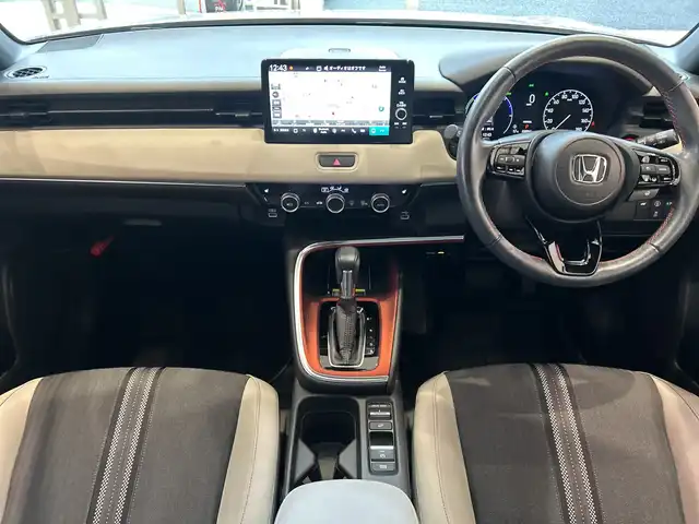 ホンダ ヴェゼル ハイブリッド e:HEV PLaY 埼玉県 2022(令4)年 3.8万km プレミアムサンライトホワイトパール ホンダセンシング/純正9インチコネクトディスプレイ/　　BT/フルセグ/カープレイ/バックカメラ/パワーバックドア/レーダークルーズコントロール/レーンキープアシスト/LEDヘッドライト/ハーフレザーシート/シートヒーター/純正18インチアルミホイール/パノラマルーフ/パドルシフト/ワイヤレス充電/オートブレーキホールド/ステアリングヒーター/ETC2.0/スマートキー/禁煙車