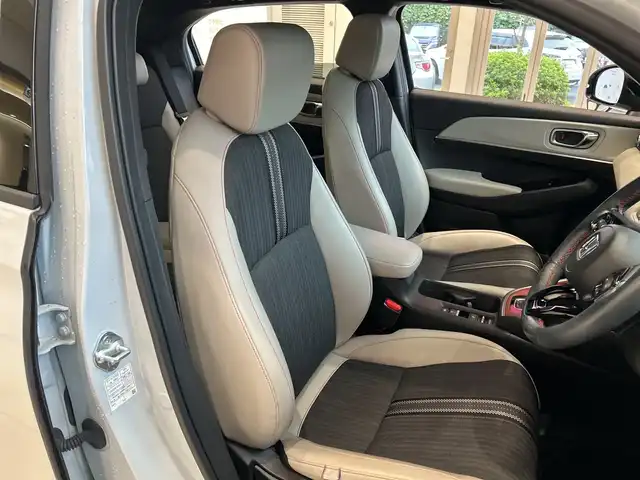 ホンダ ヴェゼル ハイブリッド e:HEV PLaY 埼玉県 2022(令4)年 3.8万km プレミアムサンライトホワイトパール ホンダセンシング/純正9インチコネクトディスプレイ/　　BT/フルセグ/カープレイ/バックカメラ/パワーバックドア/レーダークルーズコントロール/レーンキープアシスト/LEDヘッドライト/ハーフレザーシート/シートヒーター/純正18インチアルミホイール/パノラマルーフ/パドルシフト/ワイヤレス充電/オートブレーキホールド/ステアリングヒーター/ETC2.0/スマートキー/禁煙車